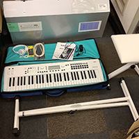 KORG コルグ シンセサイザー KROSS 2-61 スタンド 椅子付き
